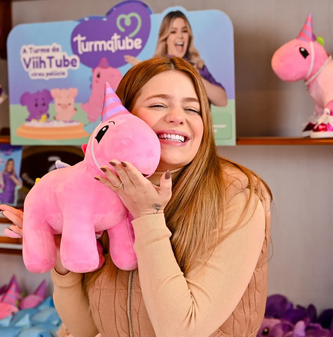 Nina turma tube.jpg