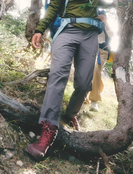 TNF_SS25_Offtrail_Hike_Boots_Carousel-1-1 1.png