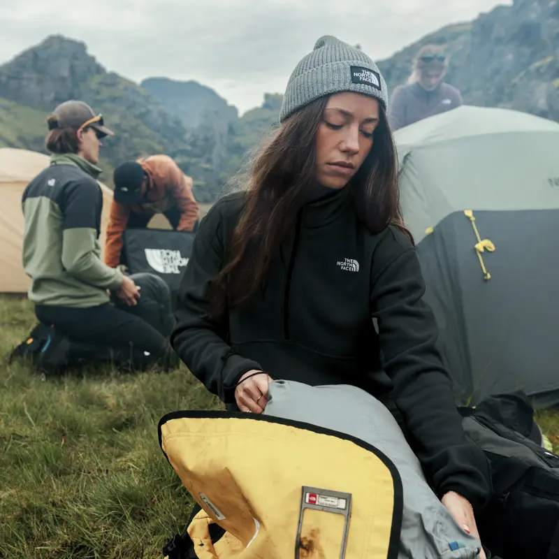 bannerFleece_TNF.jpg